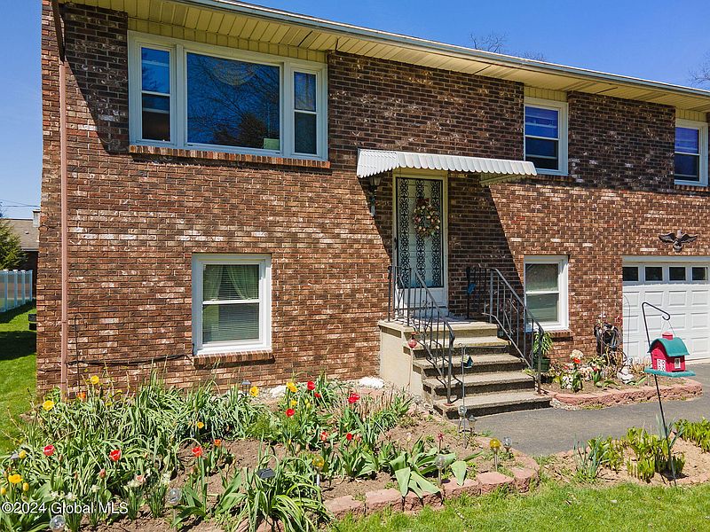 2nd image of 204 Hillcrest Avenue
