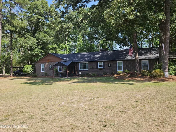 301 Fork Lake Drive, Clinton, NC 28328