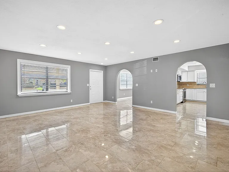 1303 SW 16th Ter #101 — Photo 8