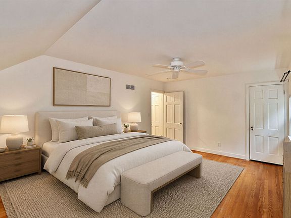 4th image of 608 Cloverfield Pl