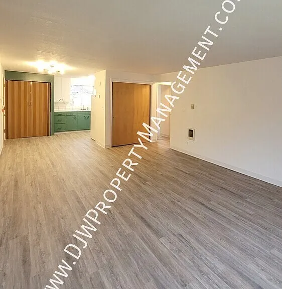 211 Owyhee Ave — Photo 4