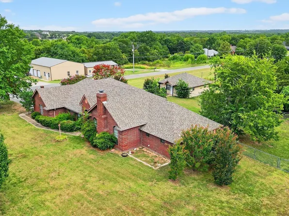 443 Lakewood Rd, Denison, TX 75020