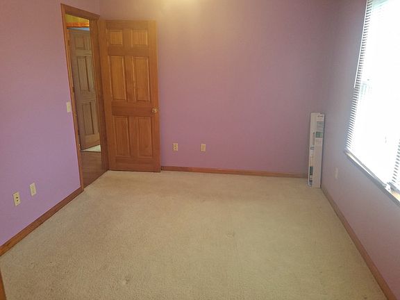 4th image of 18128 Brekenridge Ct #18128
