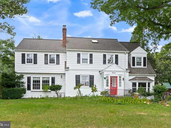 945 Skyline Dr, Lancaster, PA 17601