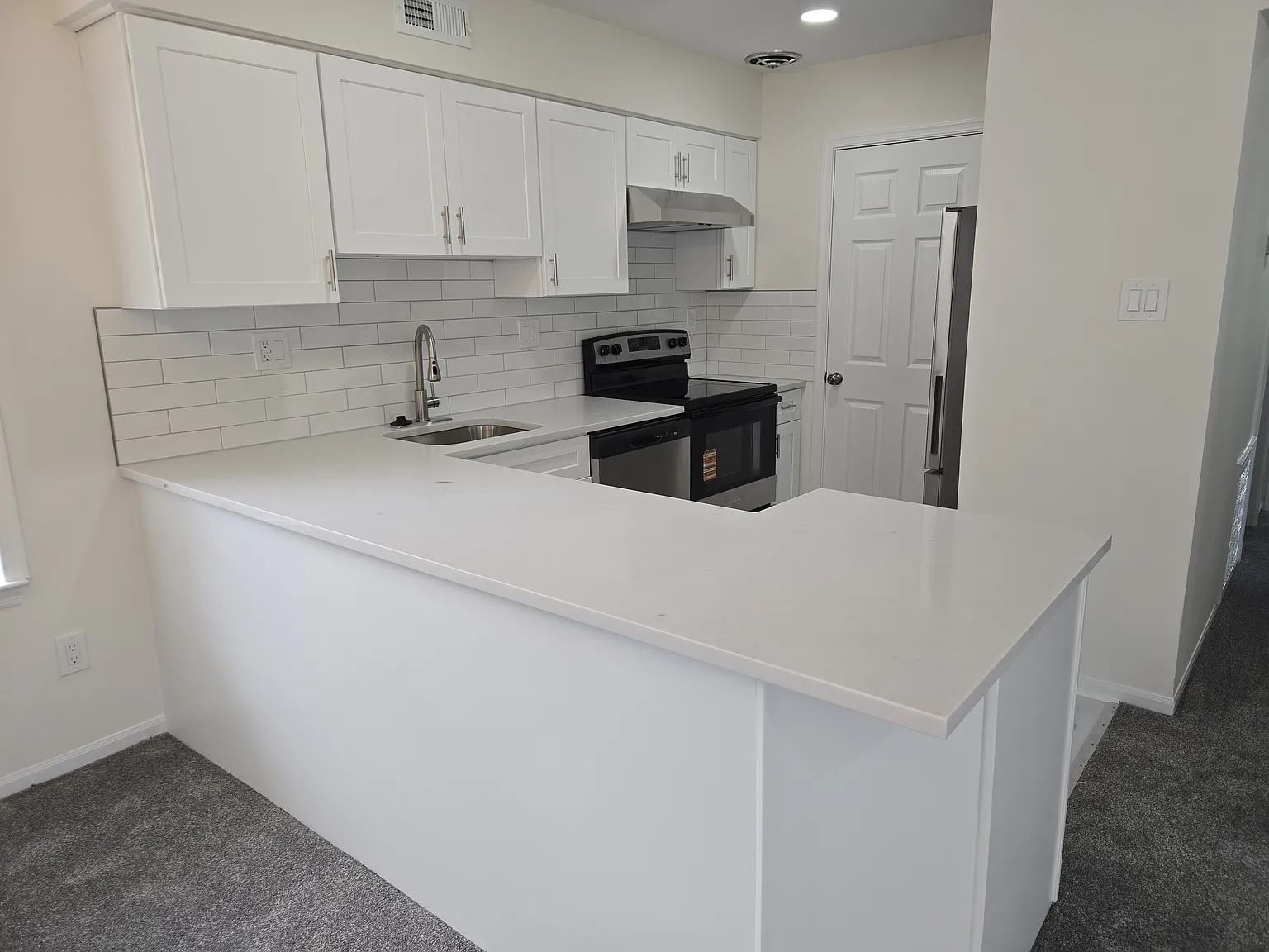 2 bed, 1016 sqft, $2,175 — Photo 4