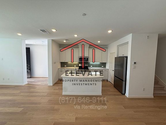 2nd image of 724 4th St