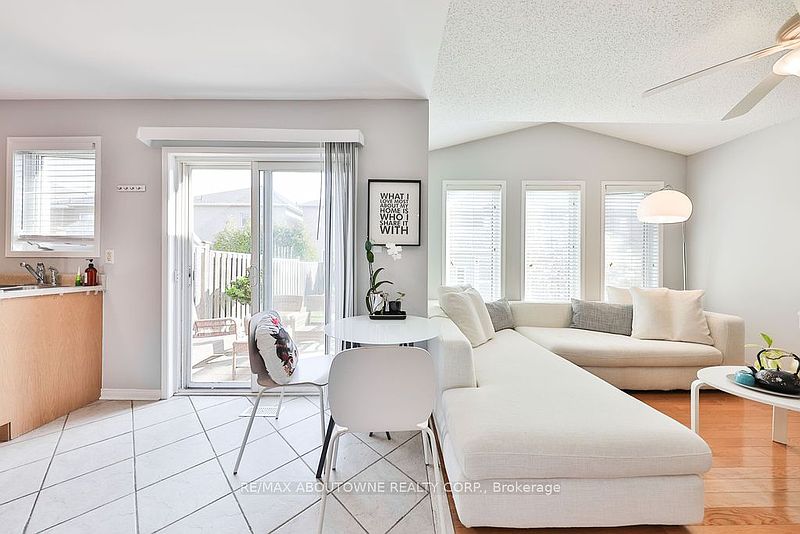 Burlington House for rent - 3 Bedrooms — photo 9