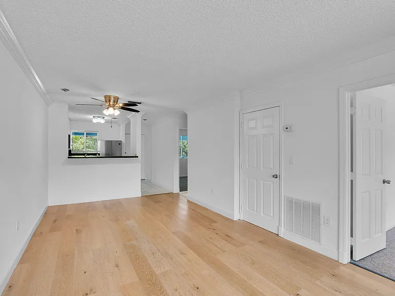 98402 Windward Ave #98402 — Photo 6