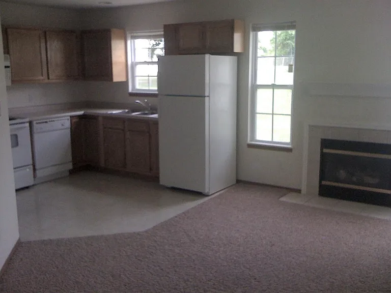 101 E Dodge St — Photo 6