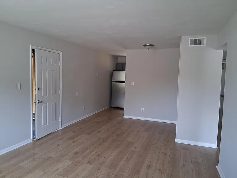 Fairburn Gordon Apartments — Photo 1