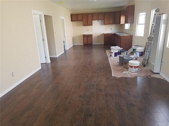 4th image of 10351 Juniper St