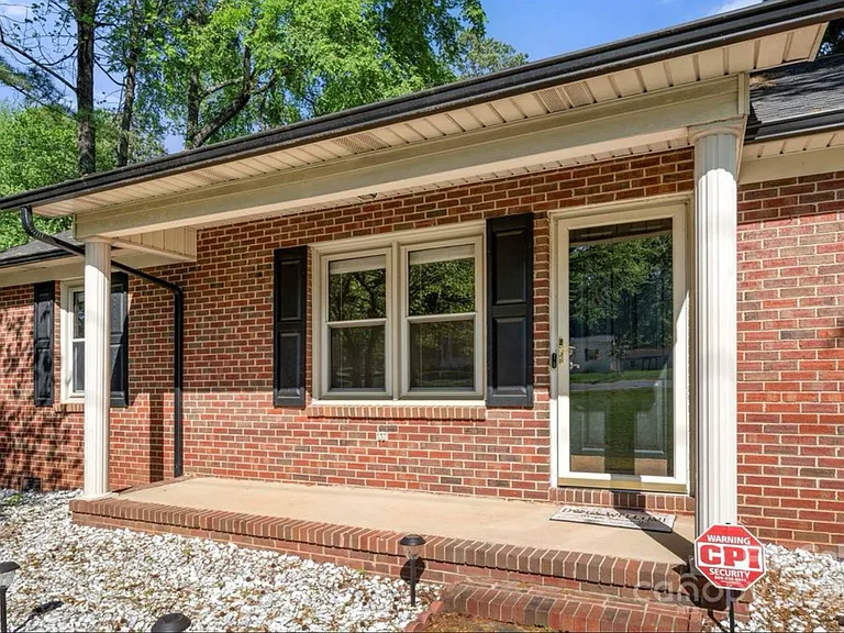 1428 Midlake Ave — Photo 4