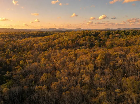 Augustus Rd, Fayetteville, WV 25840