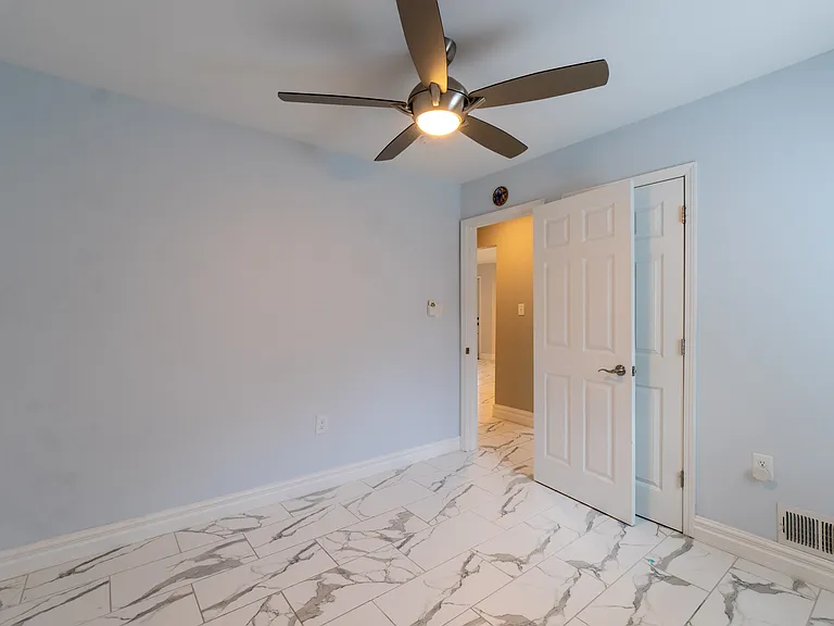 2604 Manchester Rd — Photo 11