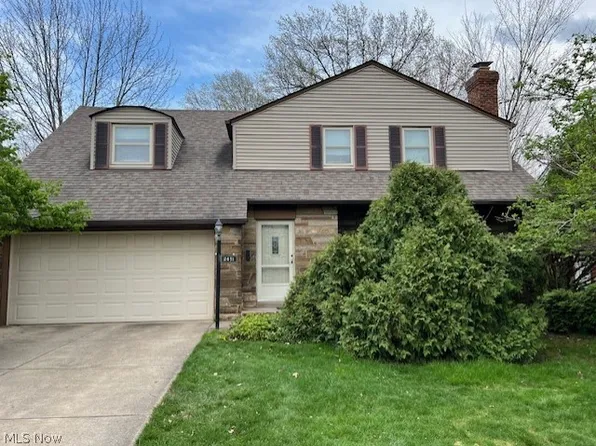 2451 S Belvoir Blvd, University Heights, OH 44118