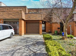 341 Cochrane Rd, Hamilton, ON L8K6C2