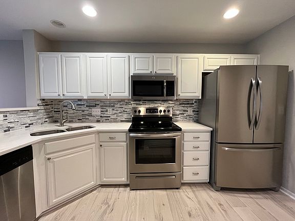 4th image of 11146 Saintsbury Pl