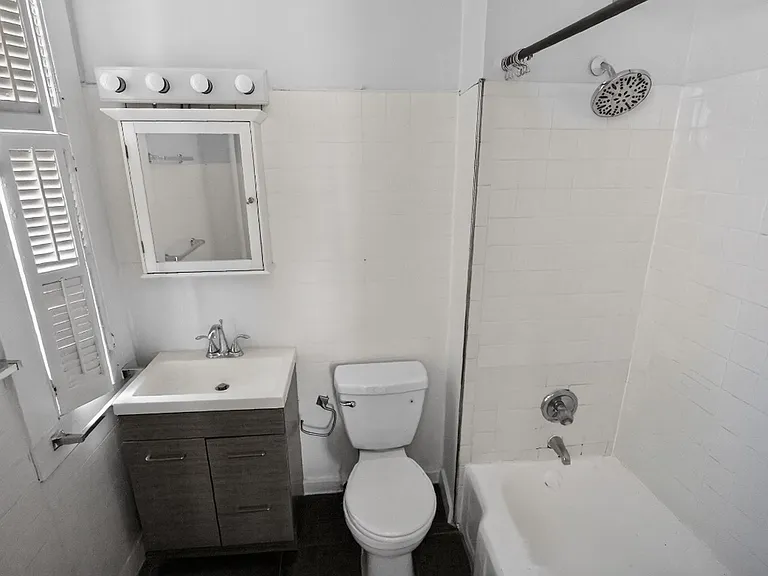 271 Crown St — Photo 12