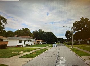 703 E Dartmoor Ave, Seven Hills, OH 44131
