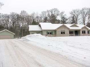 220 Chapel Ridge Rd, Marquette, MI 49855