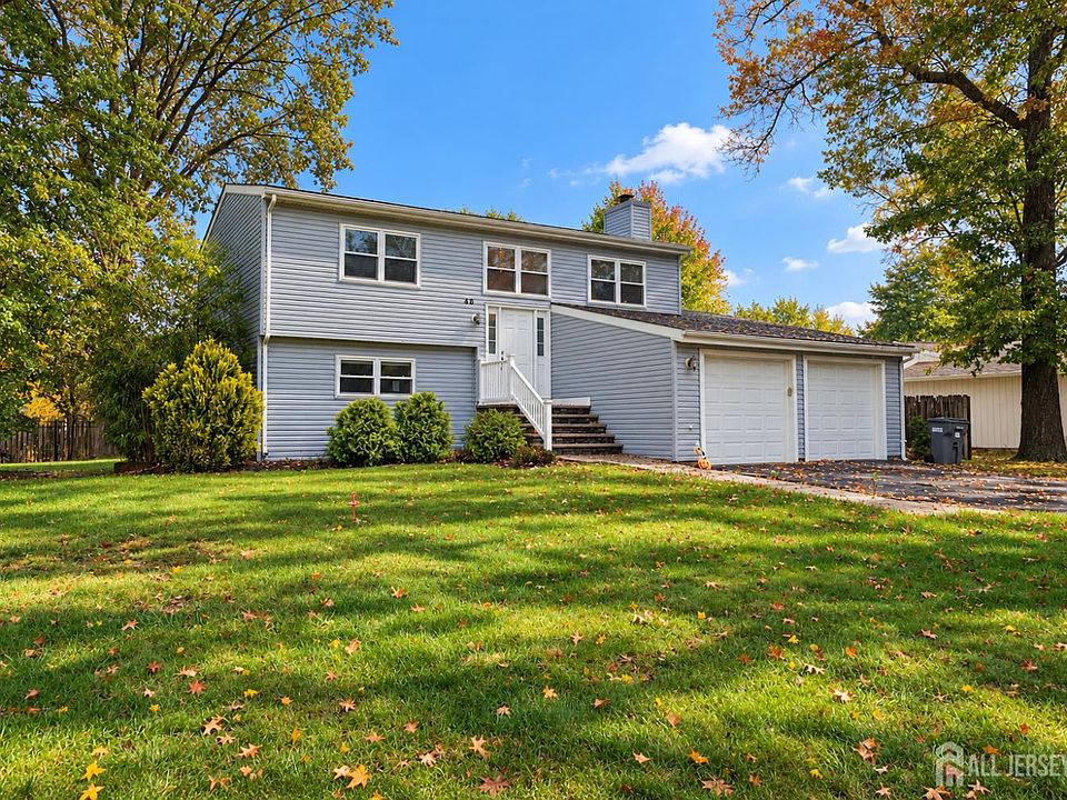 1st image of 48 Birch Run Dr