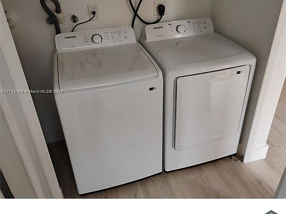 4th image of 1481 SE 24th Ct #1481