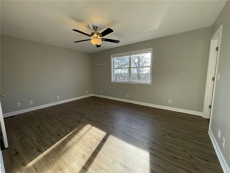 3492 Point View Cir — Photo 47