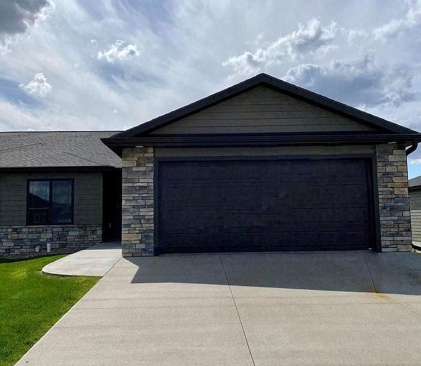 1st image of 6616 L Avenue Pl