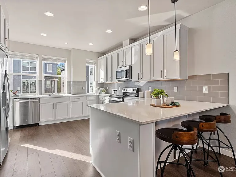 13717 Admiralty Way #E4 — Photo 11