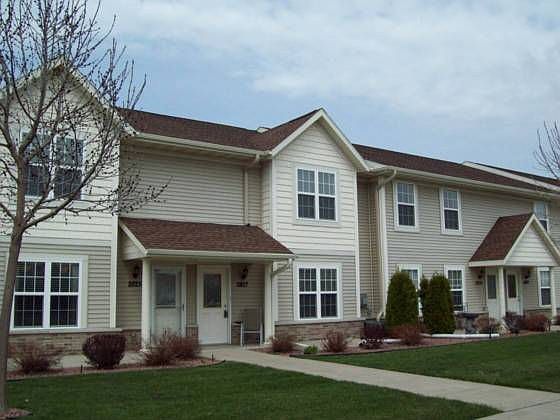 1st image of 2827 Holiday Dr