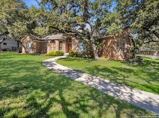8637 Classic Oaks Ln, San Antonio, TX 78255