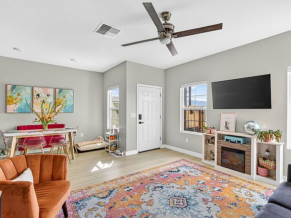 5th image of 536 Autumn Breeze Cir