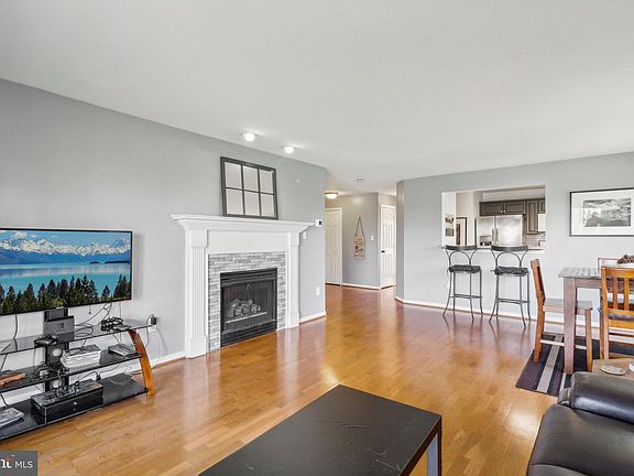 4th image of 20571 Snowshoe Sq Unit 201