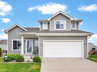 716 37th St SW, Bondurant, IA 50035