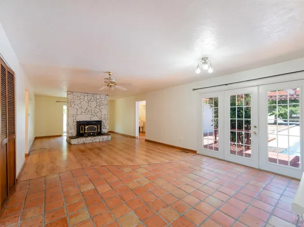 220 Gobalet Lane, Ukiah, CA 95482