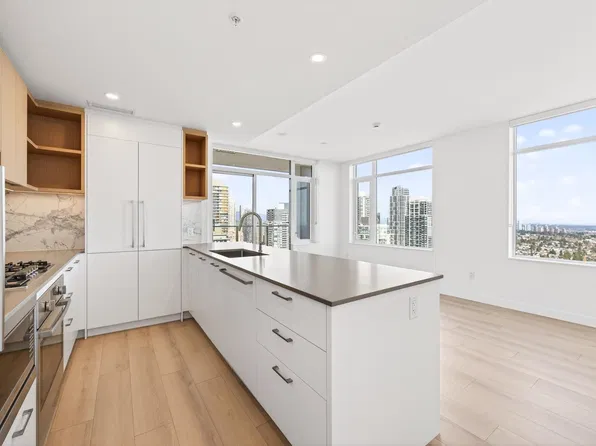 6468 Willingdon Ave #2809, Burnaby, BC V5H 2T3