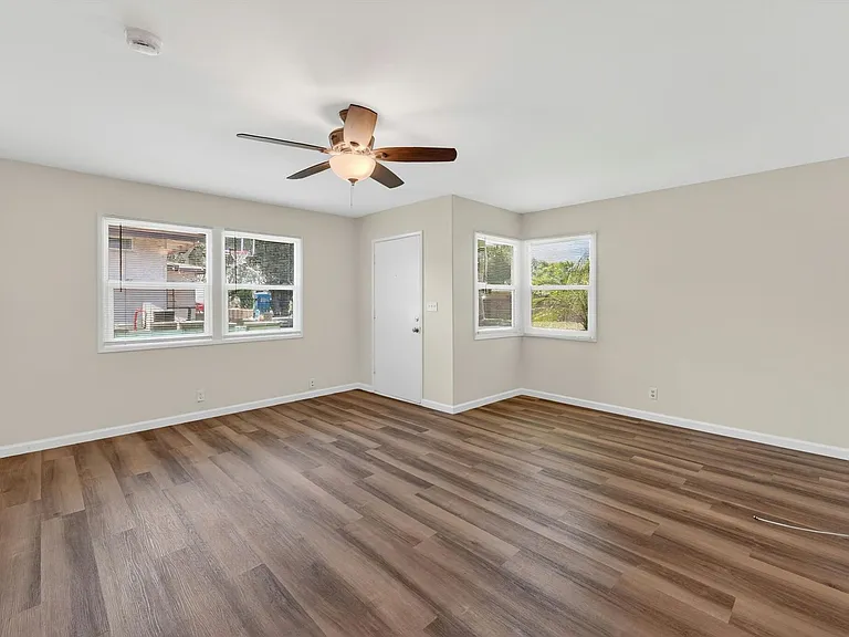 1737 Jacaranda Pl — Photo 7