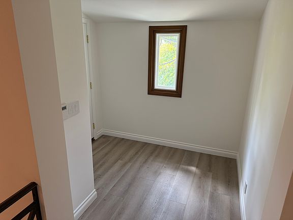 3rd image of 182 Ashdale Ave