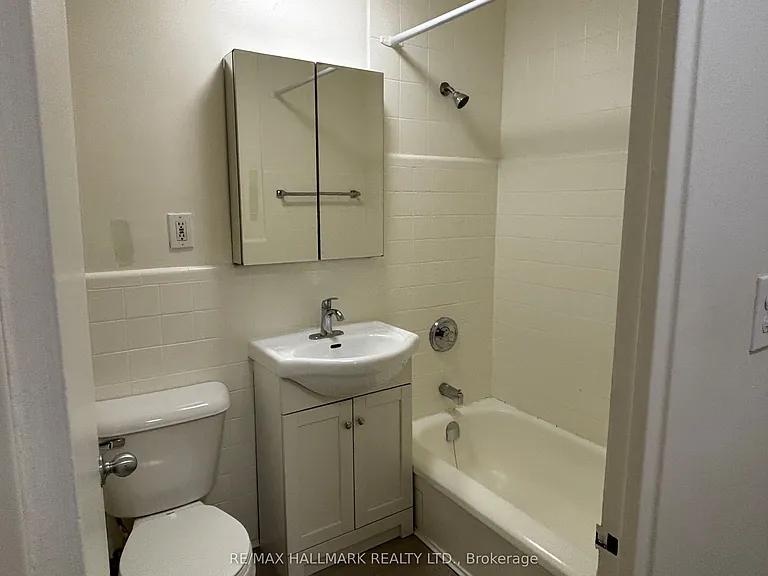134 Lawton Blvd #407 — Photo 5