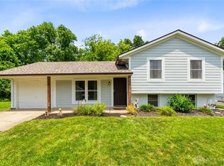 360 Spruceway Dr, Springboro, OH 45066
