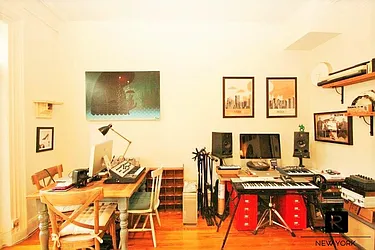 Rented by R New York