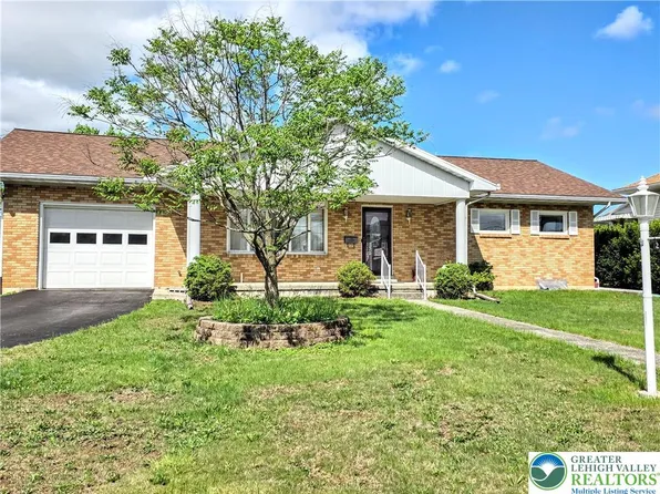 280 S 9th St, Lehighton, PA 18235