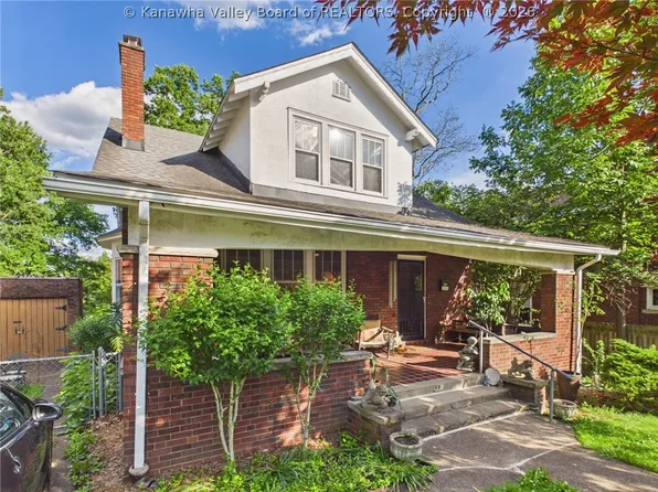 890 Poplar Rd, Charleston, WV 25302