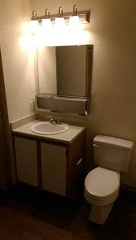 Emerald Pointe Apartments — Photo 13
