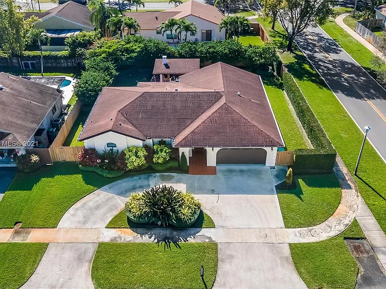 11798 SW 51st Ct — Photo 1