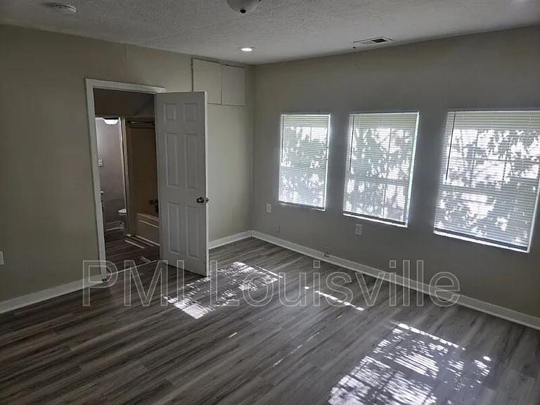 451 N 25th St — Photo 3
