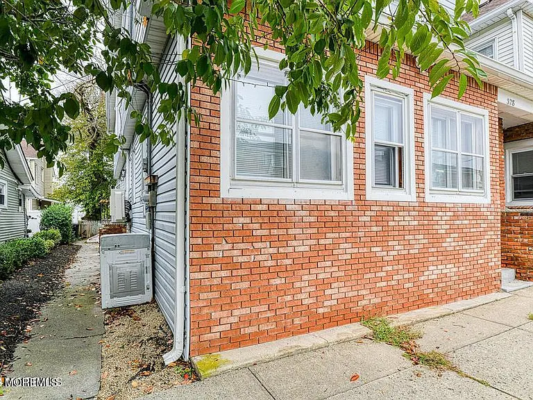 328 Newark Ave #LOWER — Photo 17