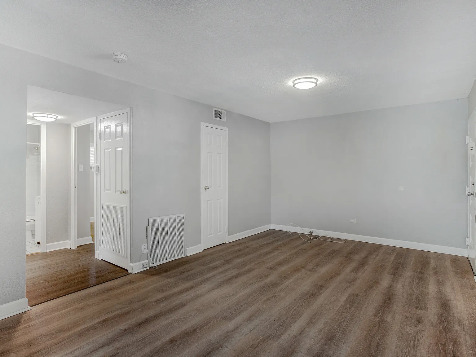 2 bed, 800 sqft, $1,295 — Photo 3
