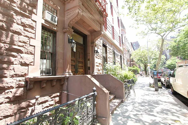 Rented by Douglas Elliman | media 15