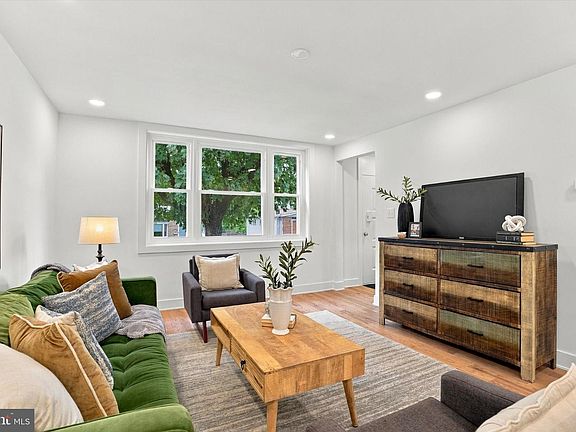 3rd image of 514 Palmer Rd